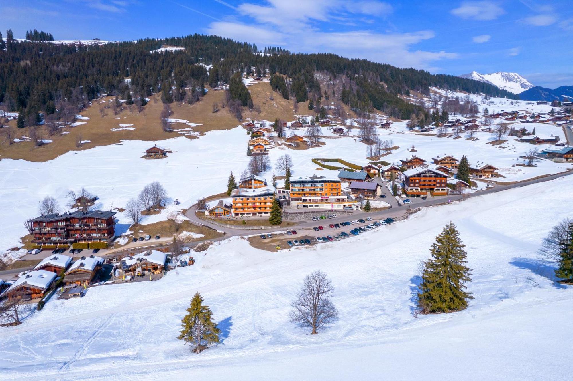 Отель Azureva La Clusaz Les Confins Экстерьер фото